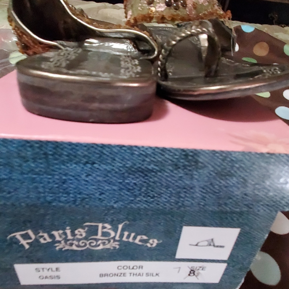 Shoes - Picture 7 of 8